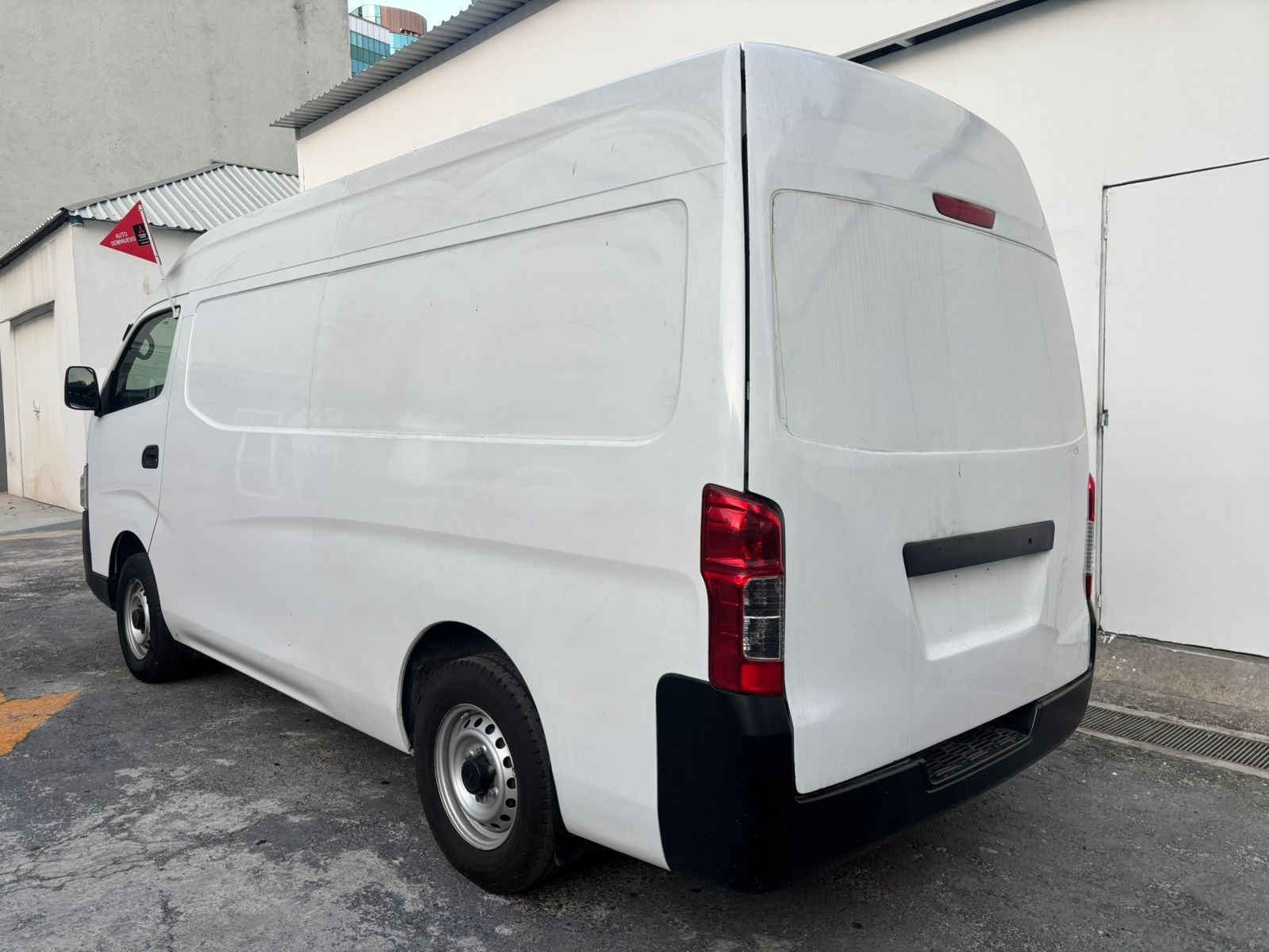 2022 Nissan Urvan 2.5 Panel Ventanas Amplia Paquete Seguridad Mt