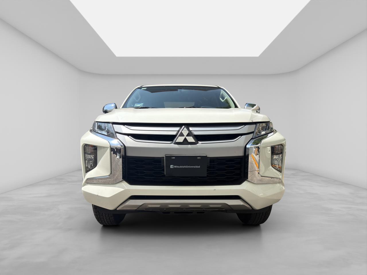 2023 Mitsubishi L200 2.4 Glx Cabina Doble 4x2 Mt