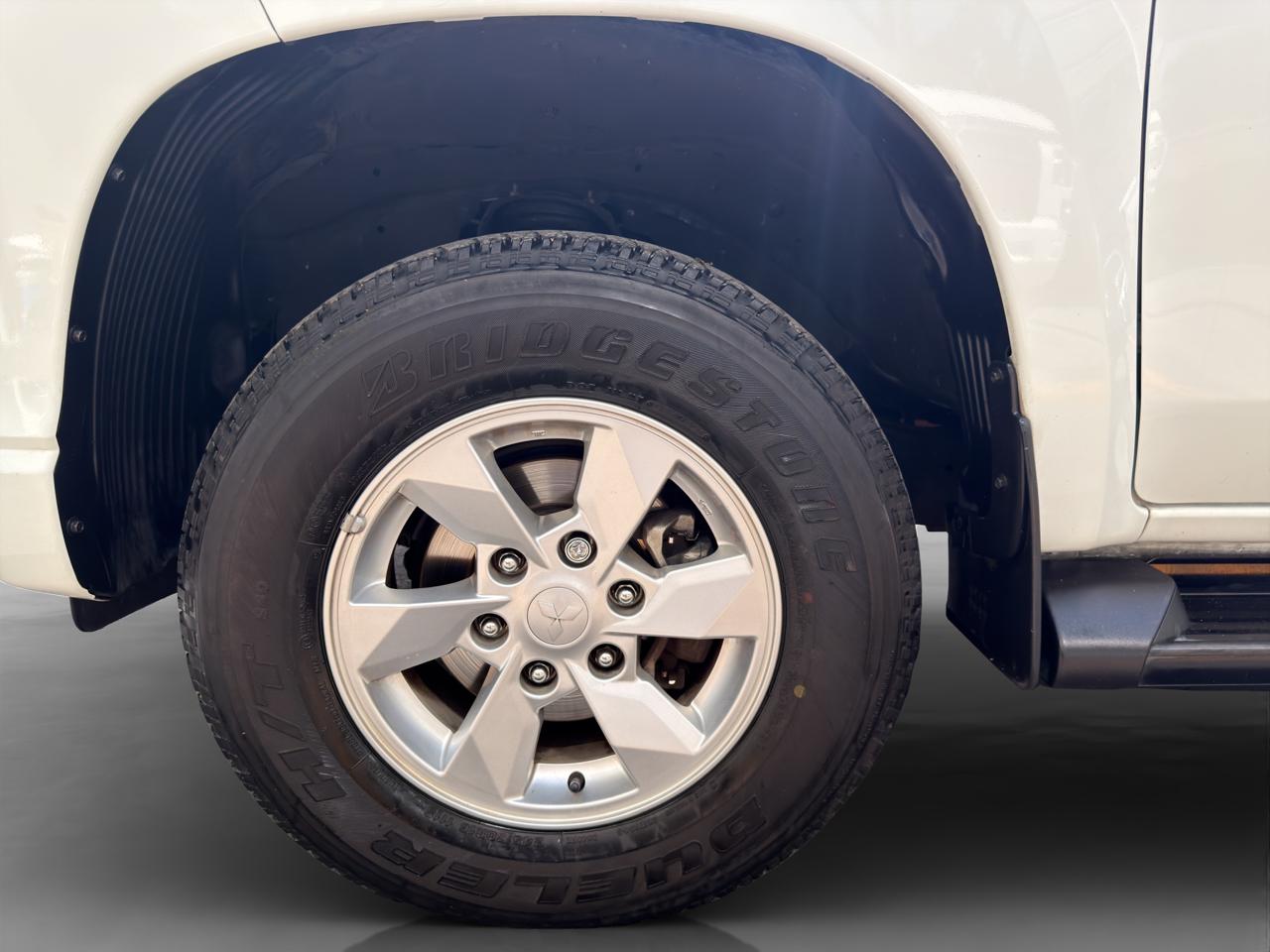 2023 Mitsubishi L200 2.4 Glx Cabina Doble 4x2 Mt