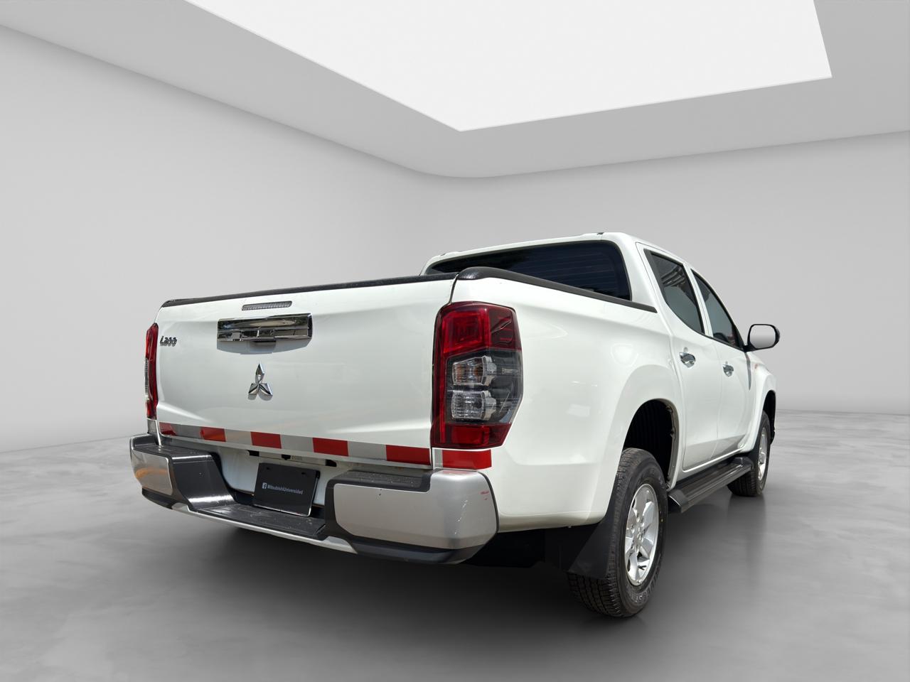 2023 Mitsubishi L200 2.4 Glx Cabina Doble 4x2 Mt
