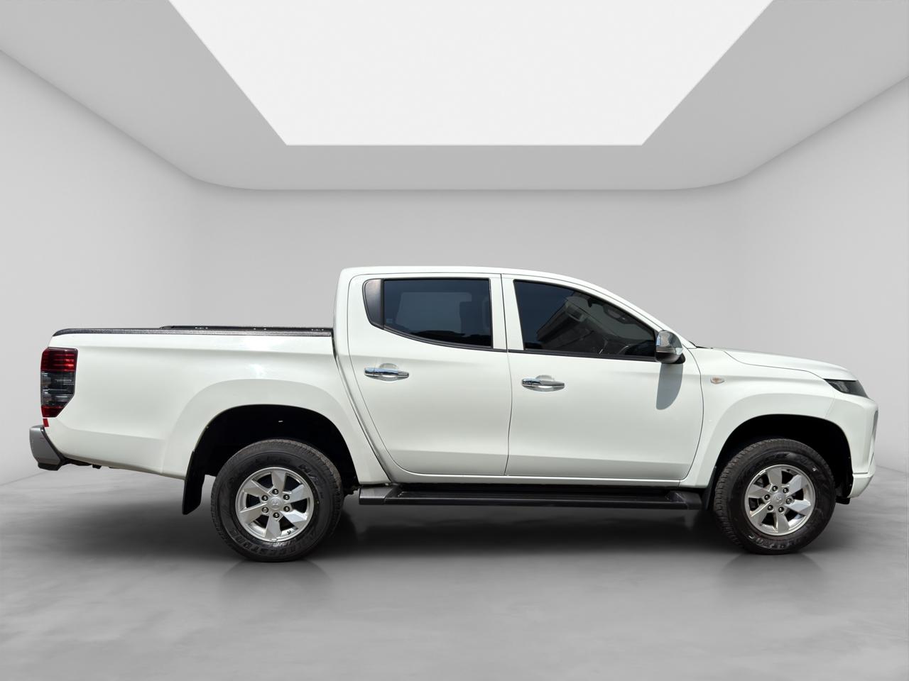 2023 Mitsubishi L200 2.4 Glx Cabina Doble 4x2 Mt