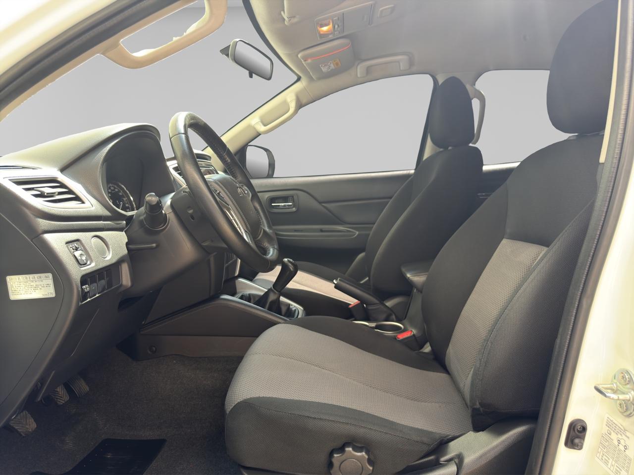 2023 Mitsubishi L200 2.4 Glx Cabina Doble 4x2 Mt