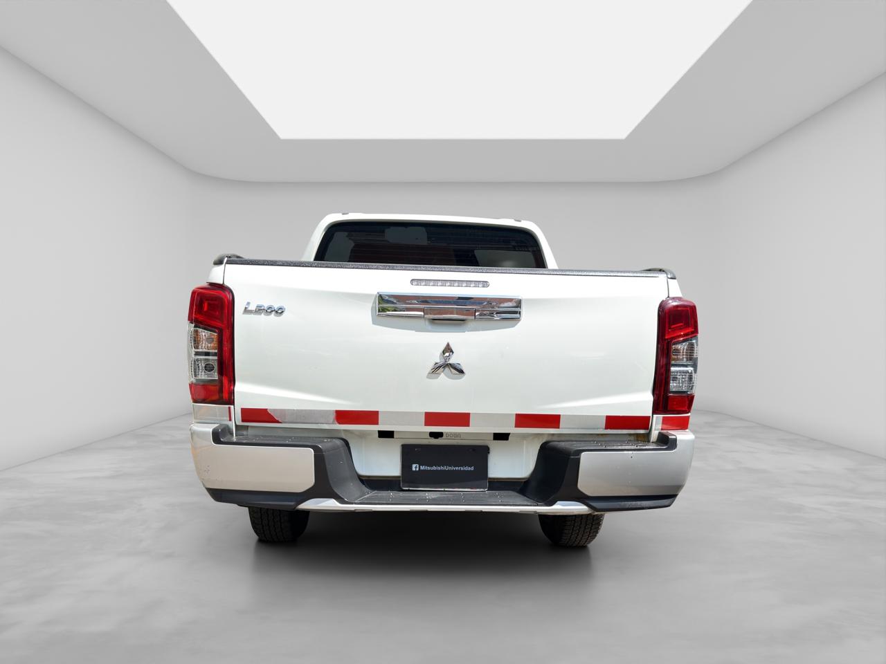 2023 Mitsubishi L200 2.4 Glx Cabina Doble 4x2 Mt