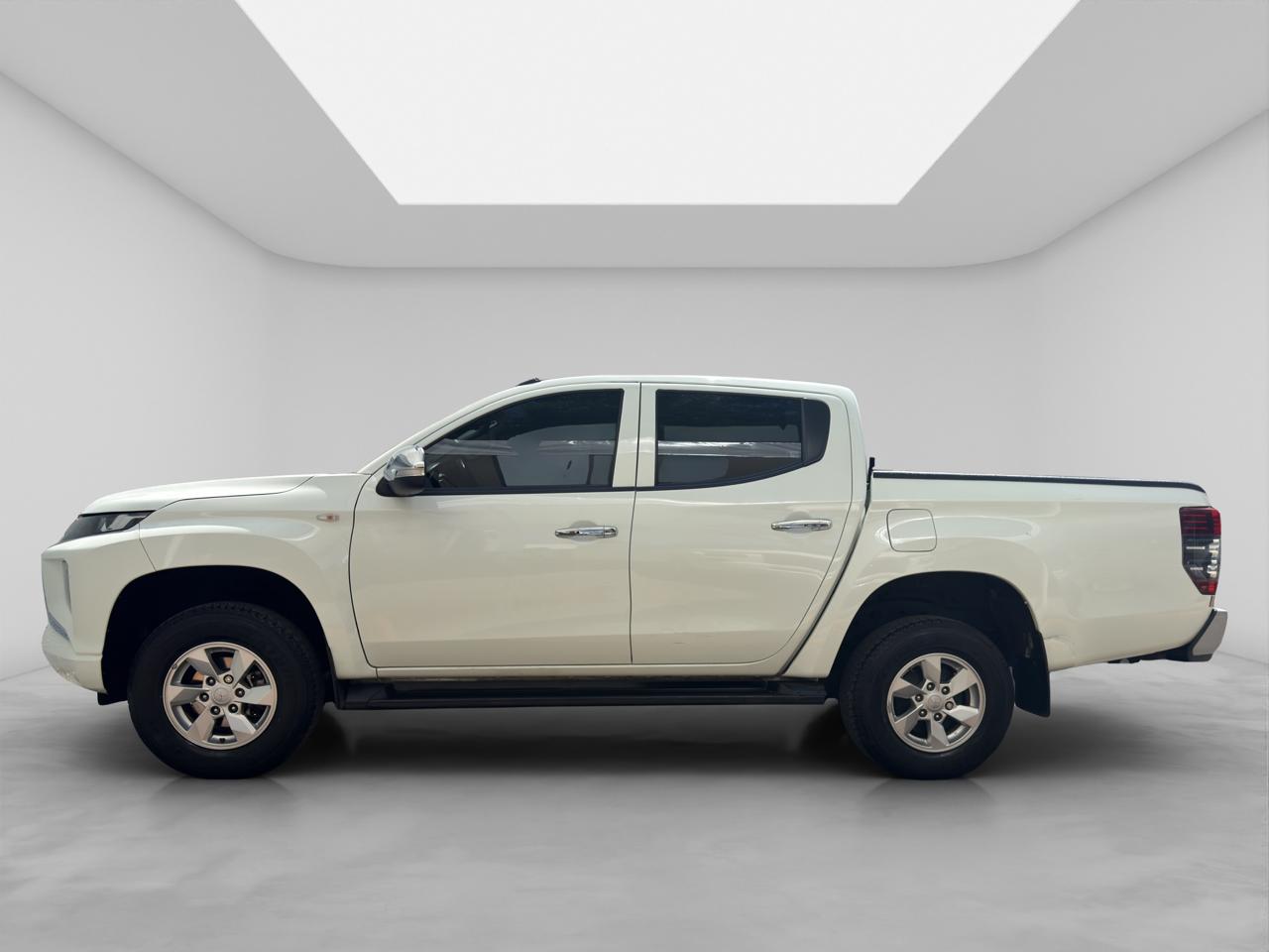 2023 Mitsubishi L200 2.4 Glx Cabina Doble 4x2 Mt