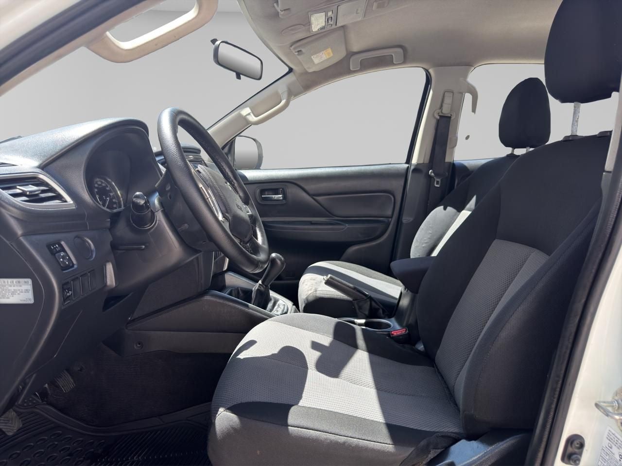 2022 Mitsubishi L200 2.4 GLX 4x2 Mt