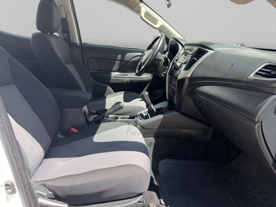 2022 Mitsubishi L200 2.4 GLX 4x2 Mt