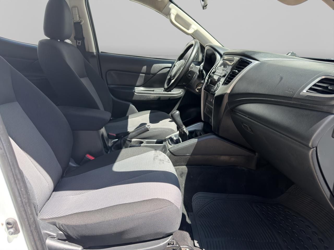 2022 Mitsubishi L200 2.4 GLX 4x2 Mt