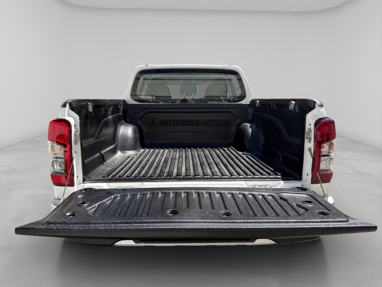 2022 Mitsubishi L200 2.4 GLX 4x2 Mt