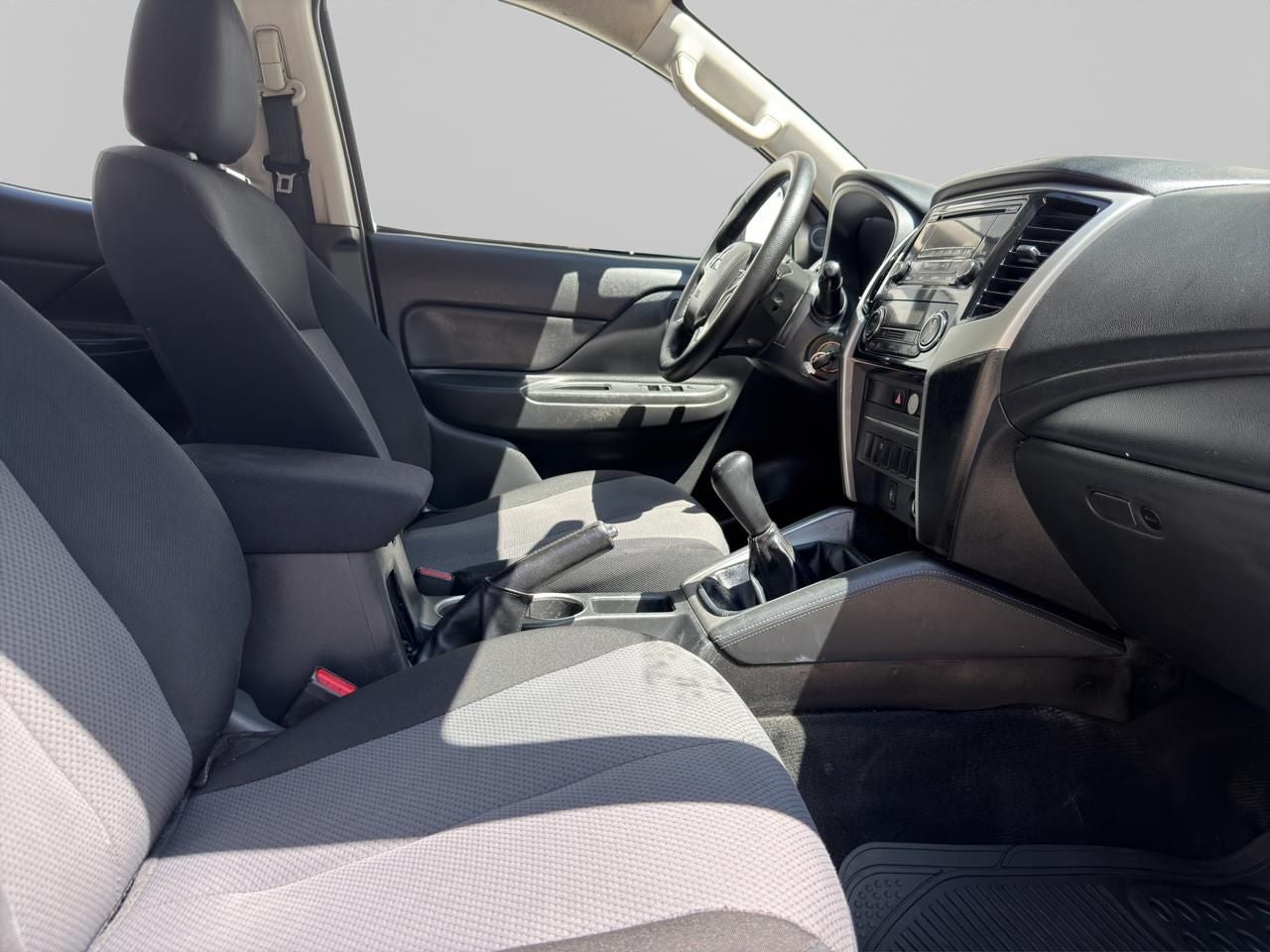 2022 Mitsubishi L200 2.4 GLX 4x2 Mt