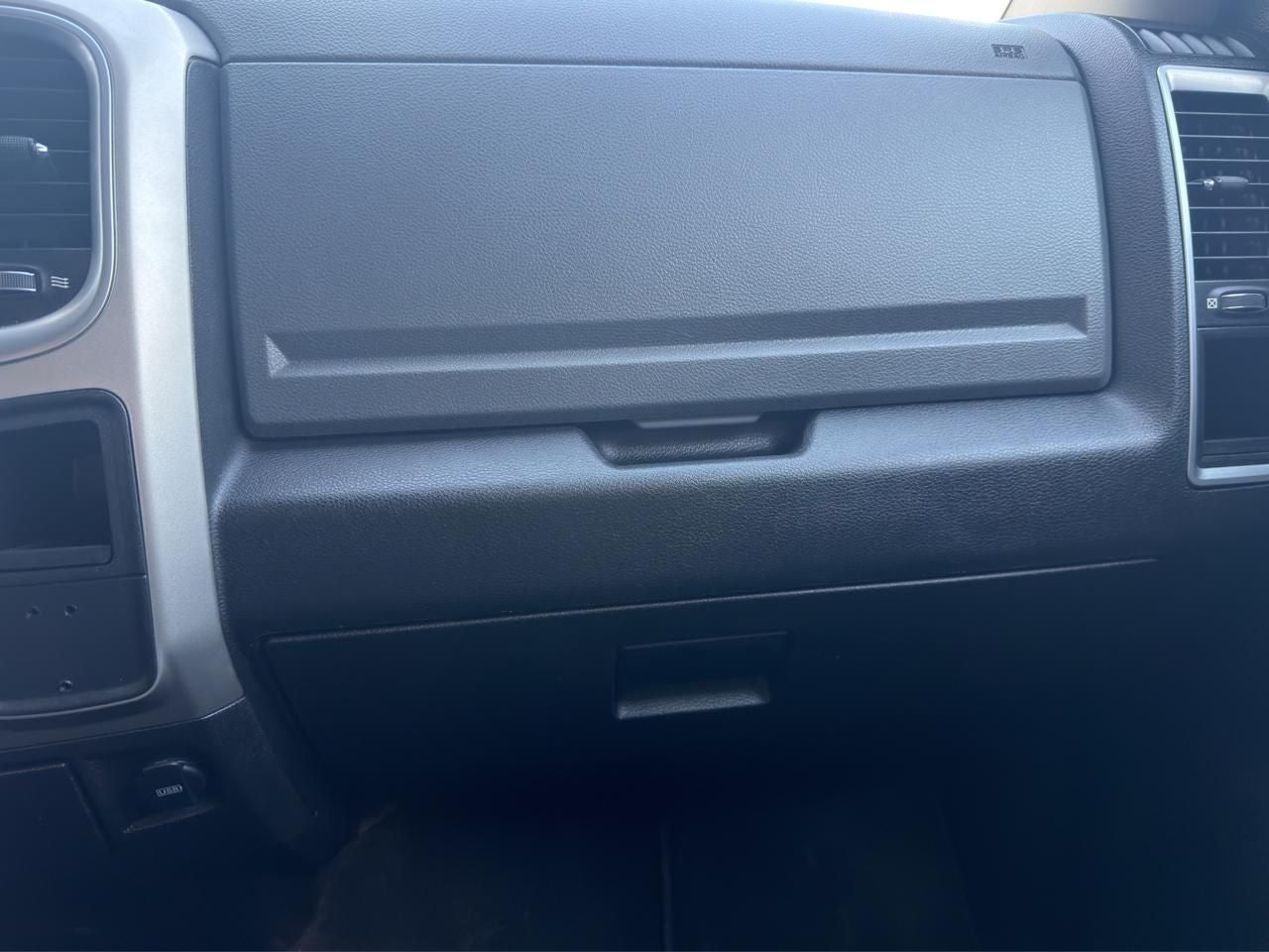 2020 RAM 1500 3.3 V6 XL Crew Cab 4x2 At