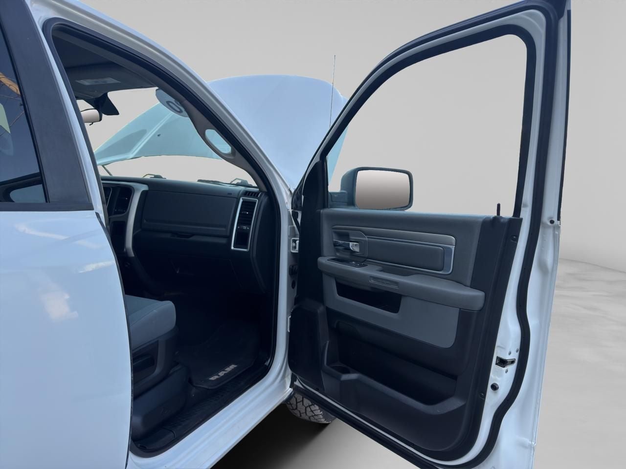 2020 RAM 1500 3.3 V6 XL Crew Cab 4x2 At