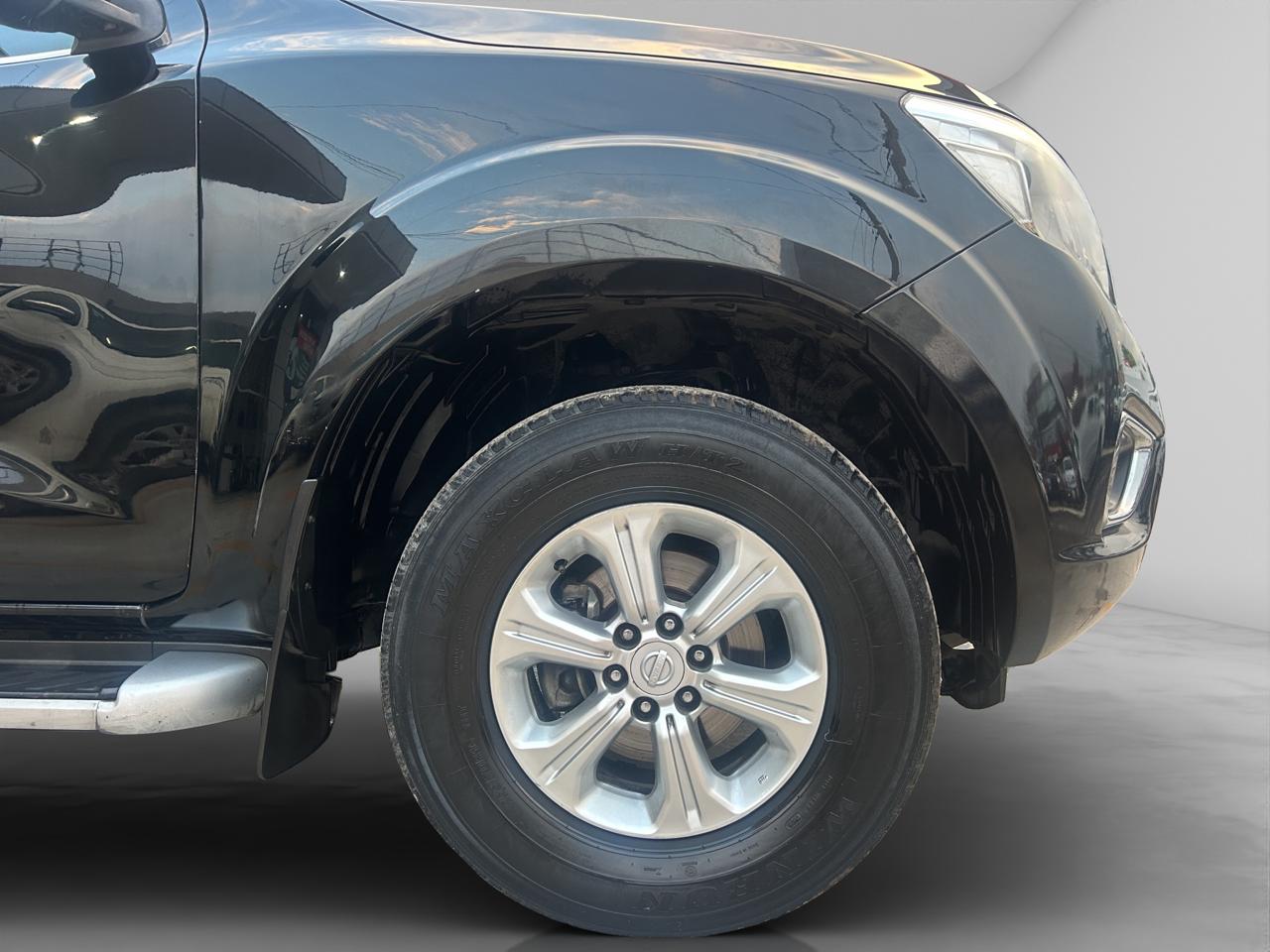 2019 Nissan NP300 Frontier 2.5 LE Ac Doble Cabina Mt
