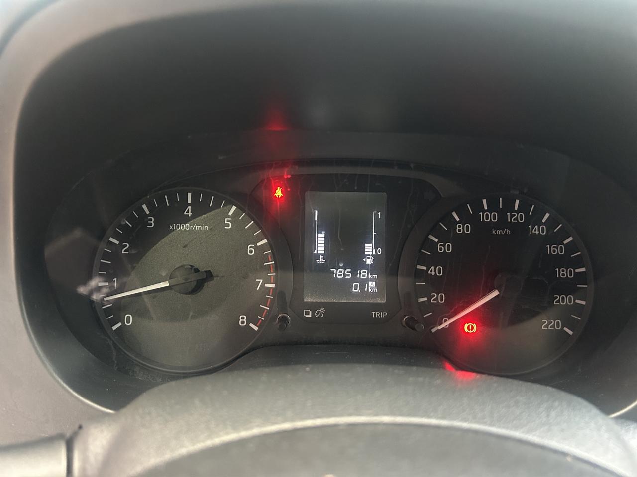 2019 Nissan NP300 Frontier 2.5 LE Ac Doble Cabina Mt