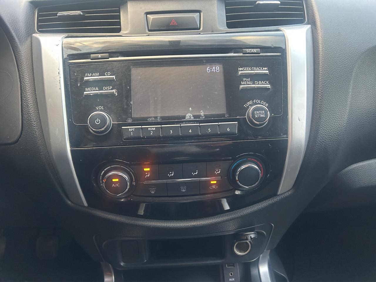 2019 Nissan NP300 Frontier 2.5 LE Ac Doble Cabina Mt