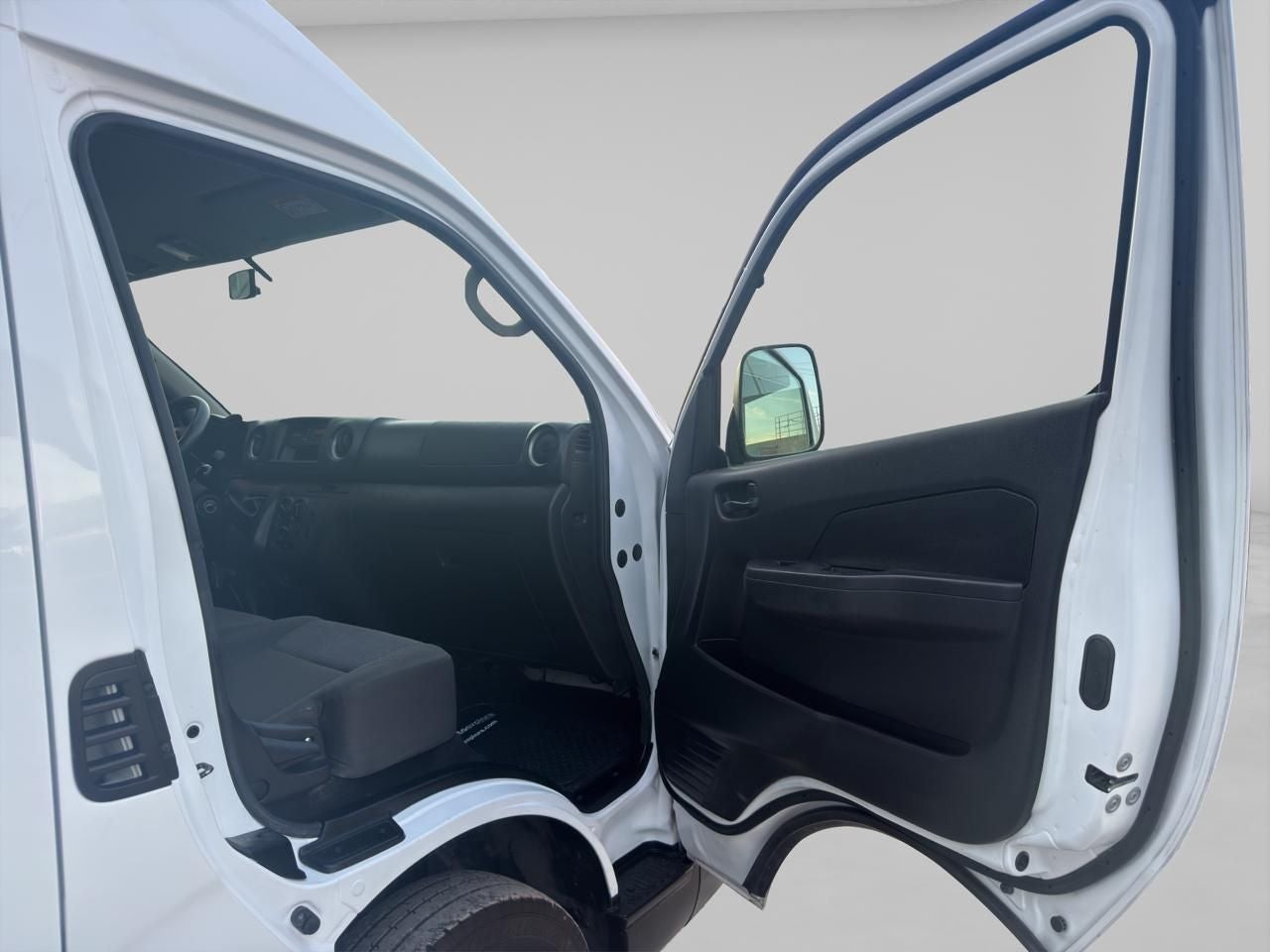 2023 Nissan Urvan 2.5 Panel Amplia AA Mt