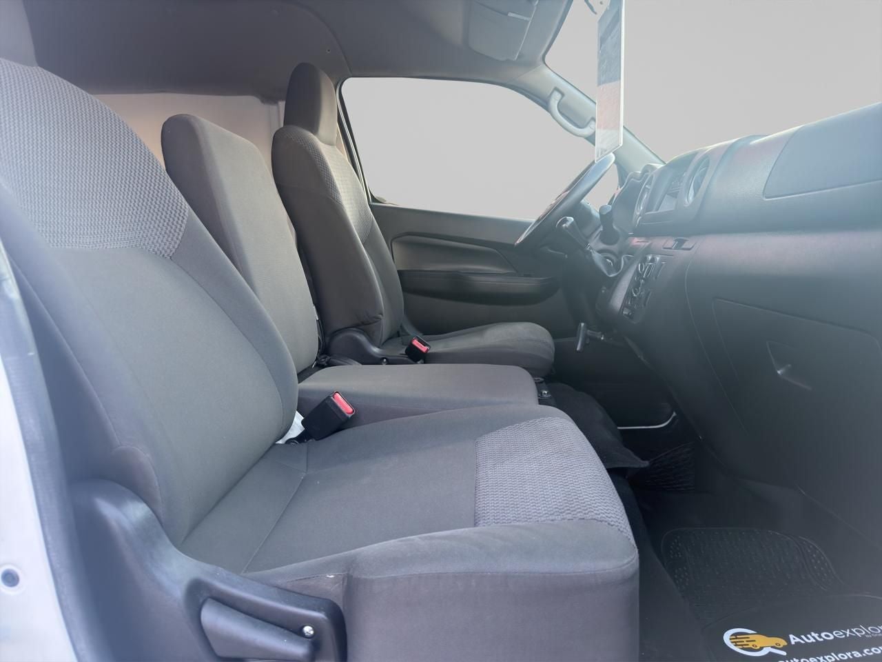 2023 Nissan Urvan 2.5 Panel Amplia AA Mt