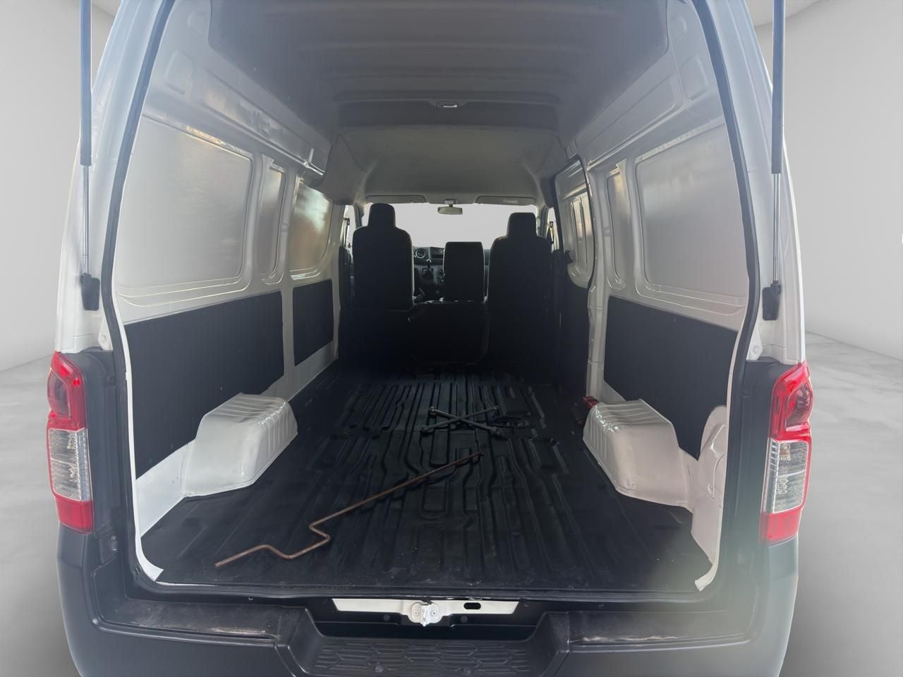 2023 Nissan Urvan 2.5 Panel Amplia AA Mt