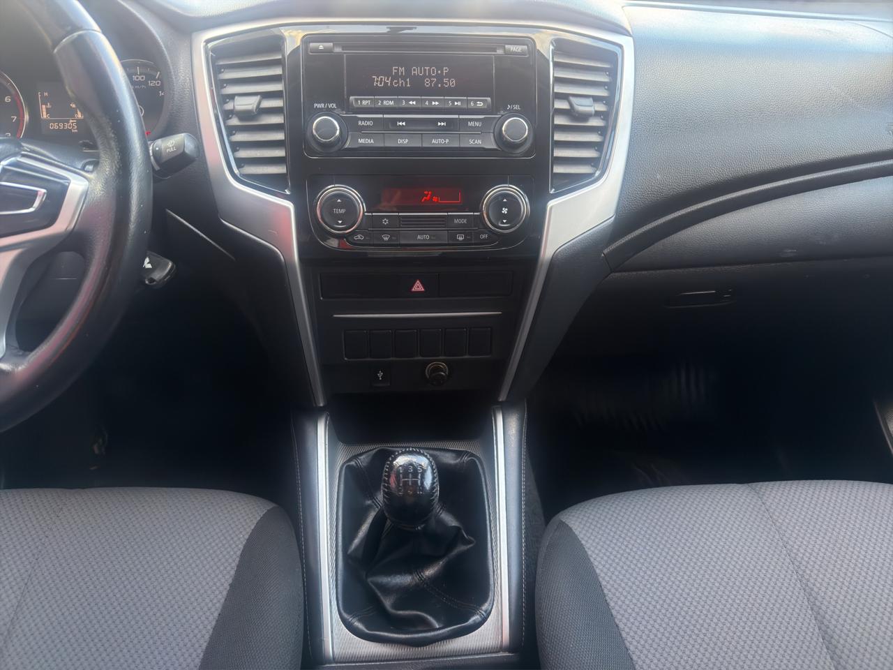 2023 Mitsubishi L200 2.4 Glx Cabina Doble 4x2 Mt