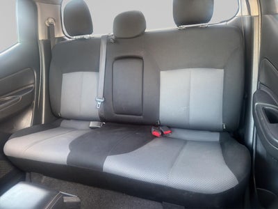 2023 Mitsubishi L200 2.4 Glx Cabina Doble 4x2 Mt