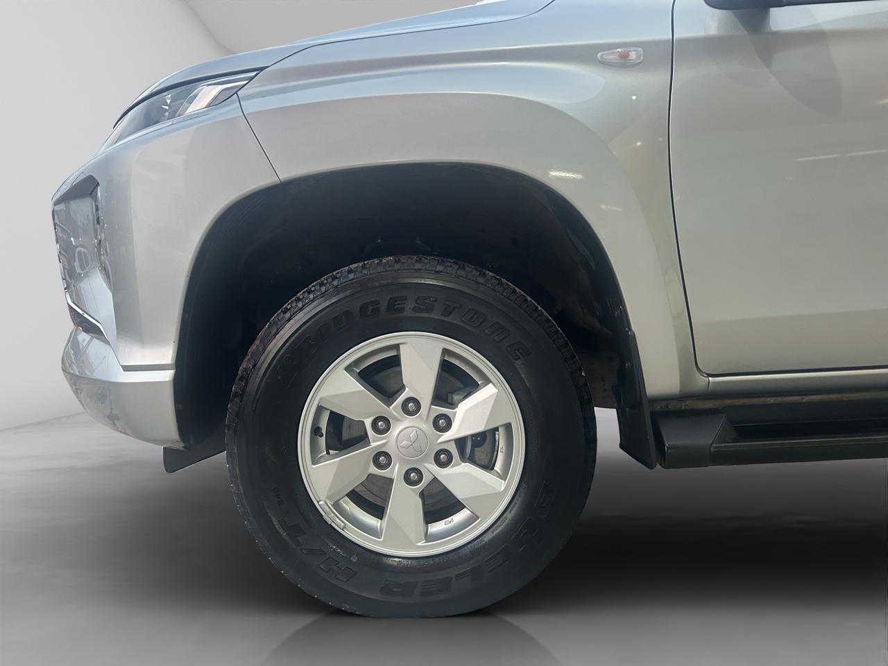 2023 Mitsubishi L200 2.4 Glx Cabina Doble 4x2 Mt