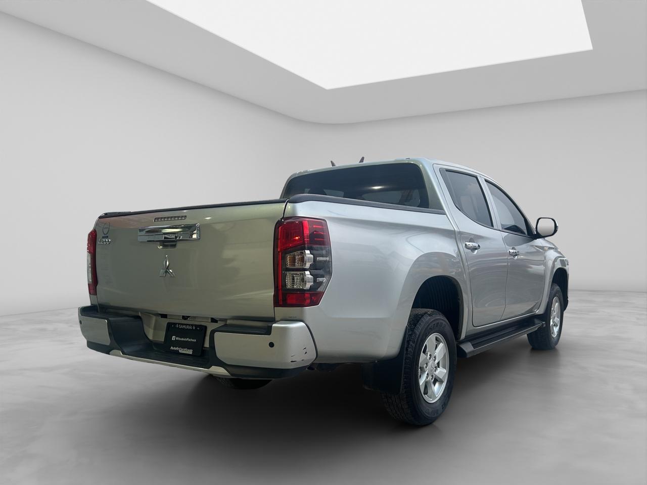 2023 Mitsubishi L200 2.4 Glx Cabina Doble 4x2 Mt