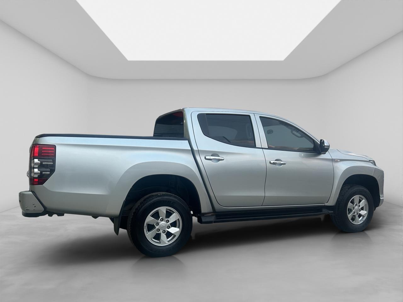 2023 Mitsubishi L200 2.4 Glx Cabina Doble 4x2 Mt
