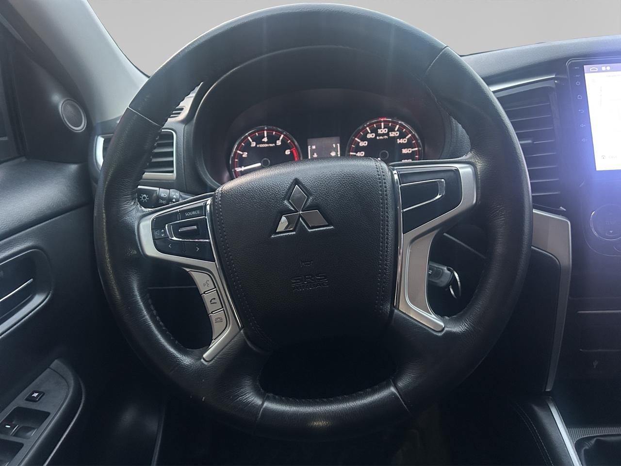 2023 Mitsubishi L200 2.4 Glx Cabina Doble 4x2 Mt