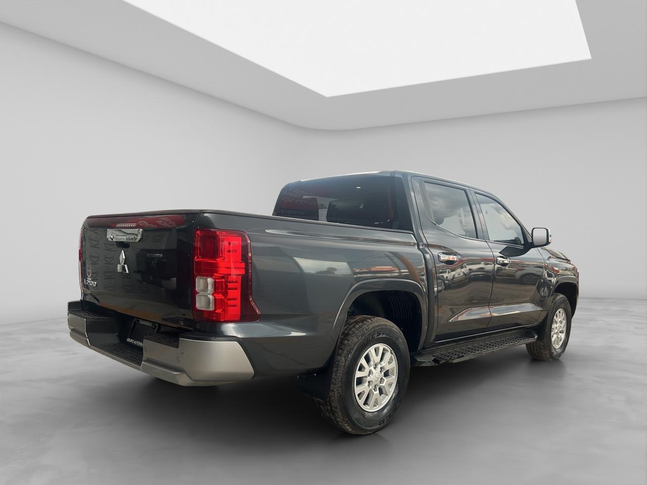 2025 Mitsubishi L200 2.4 Glx Cabina Doble 4x4 Diesel Mt