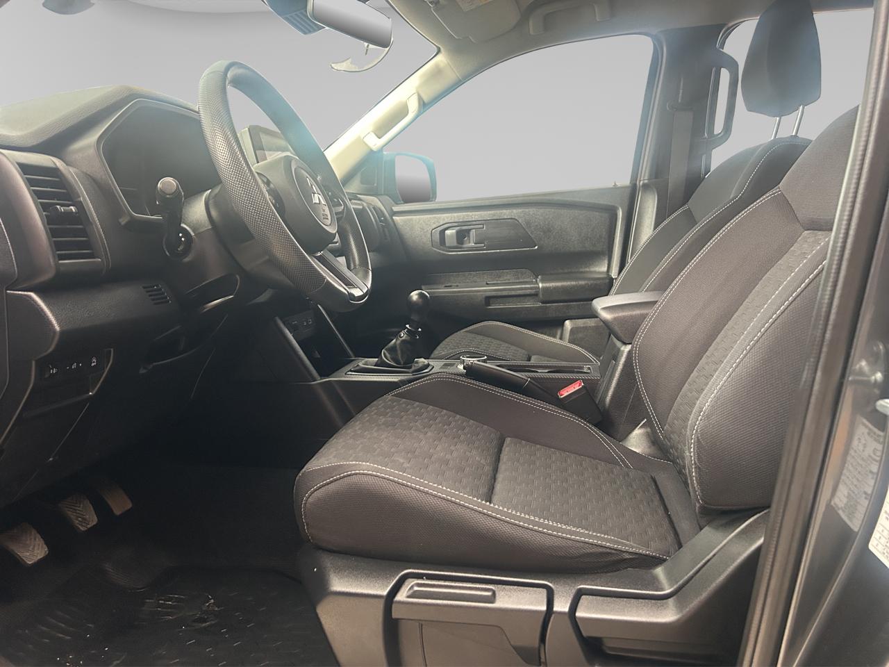 2025 Mitsubishi L200 2.4 Glx Cabina Doble 4x4 Diesel Mt