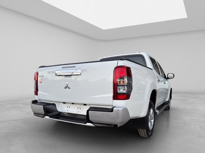2020 Mitsubishi L200 2.4 Glx Cabina Doble 4x4 Diesel Mt