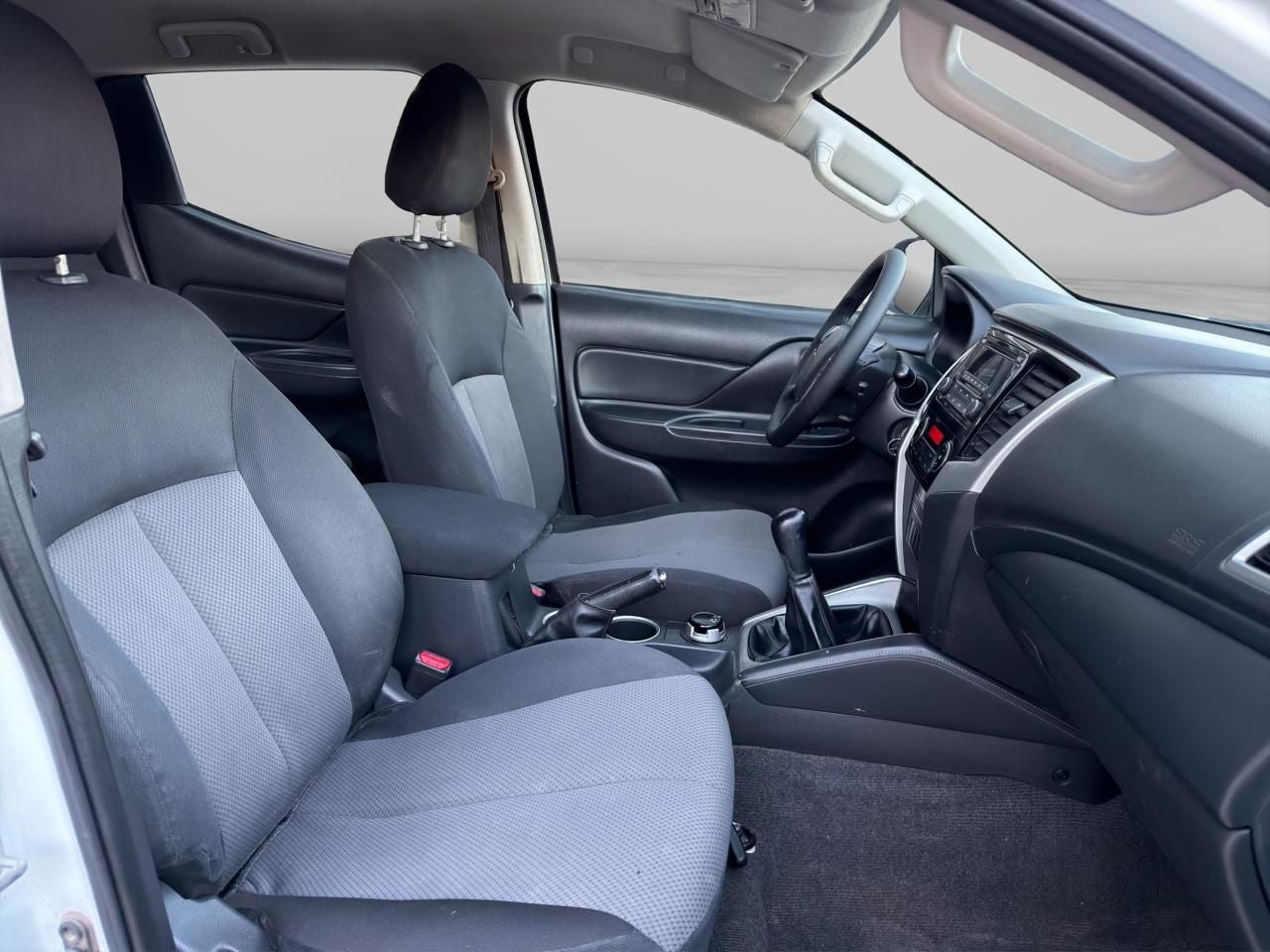 2020 Mitsubishi L200 2.4 Glx Cabina Doble 4x4 Diesel Mt