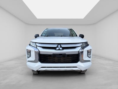 2020 Mitsubishi L200 2.4 Glx Cabina Doble 4x4 Diesel Mt