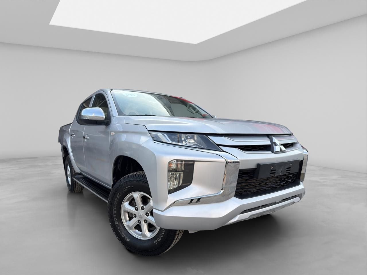 2020 Mitsubishi L200 2.4 Glx Cabina Doble 4x4 Diesel Mt