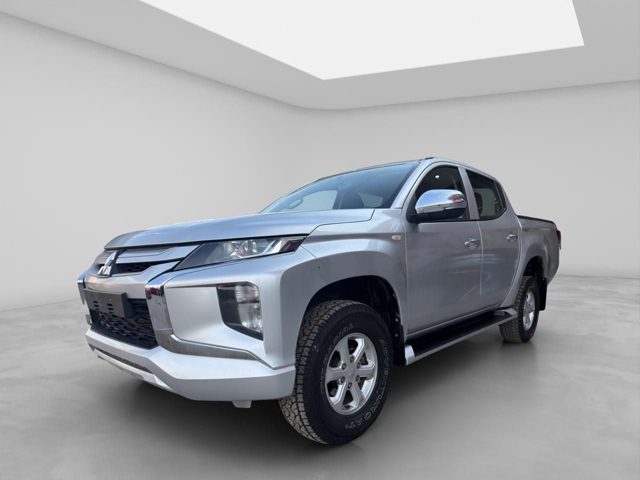 2020 Mitsubishi L200 2.4 Glx Cabina Doble 4x4 Diesel Mt