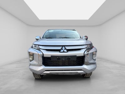 2020 Mitsubishi L200 2.4 Glx Cabina Doble 4x4 Diesel Mt