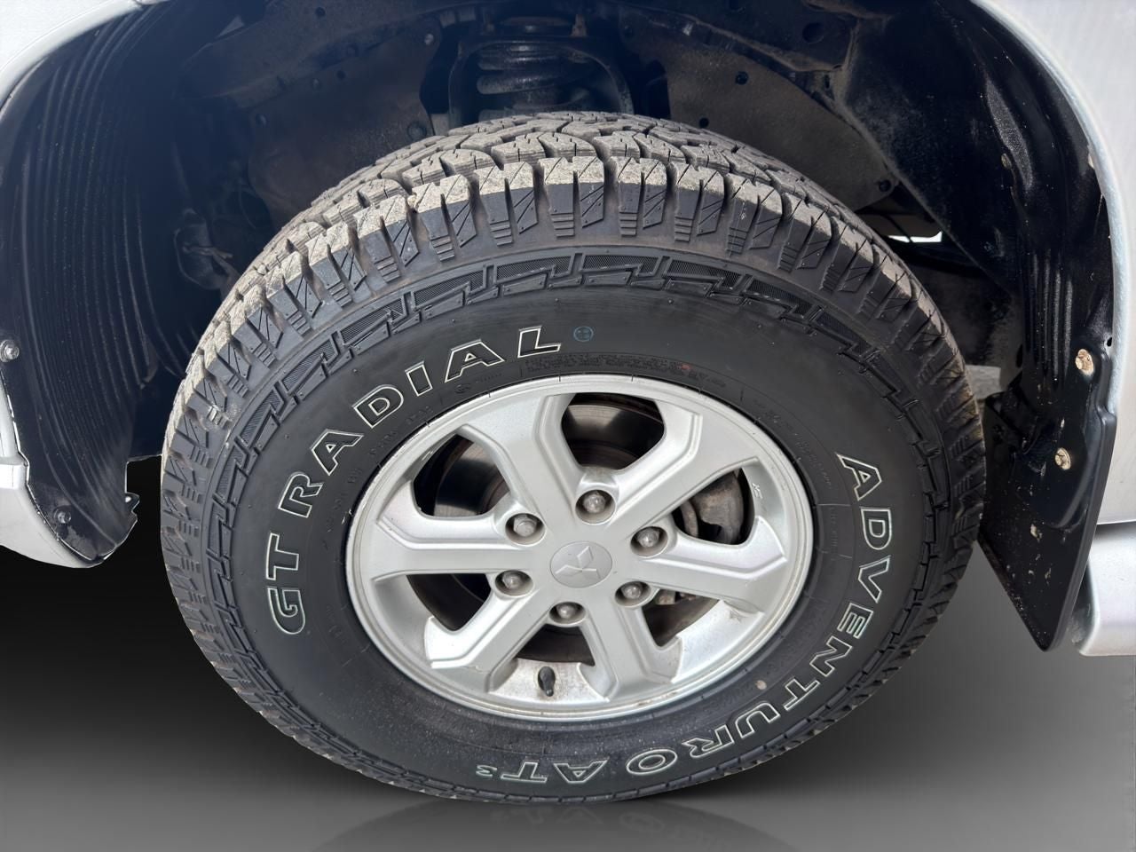 2022 Mitsubishi L200 2.4 GLX 4x4 Diésel Mt