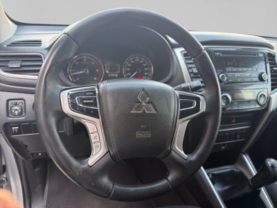 2022 Mitsubishi L200 2.4 GLX 4x4 Diésel Mt