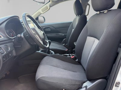 2022 Mitsubishi L200 2.4 GLX 4x4 Diésel Mt