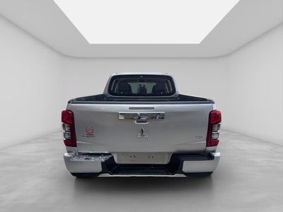 2022 Mitsubishi L200 2.4 GLX 4x4 Diésel Mt