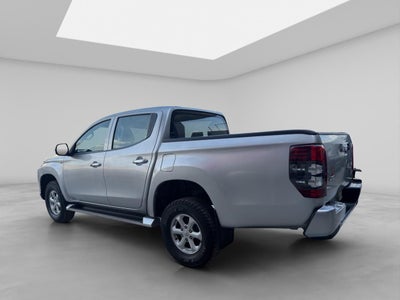 2022 Mitsubishi L200 2.4 GLX 4x4 Diésel Mt