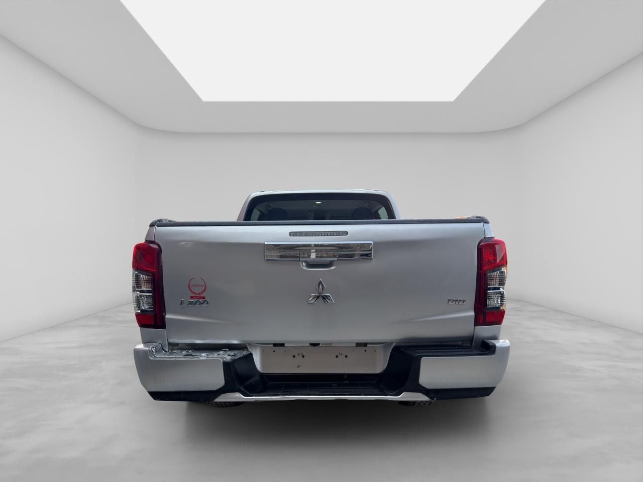 2022 Mitsubishi L200 2.4 GLX 4x4 Diésel Mt