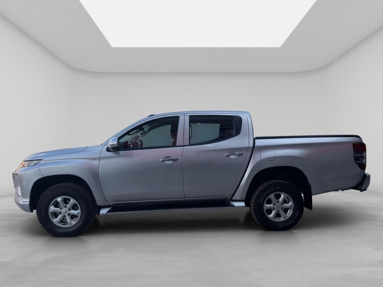 2022 Mitsubishi L200 2.4 GLX 4x4 Diésel Mt