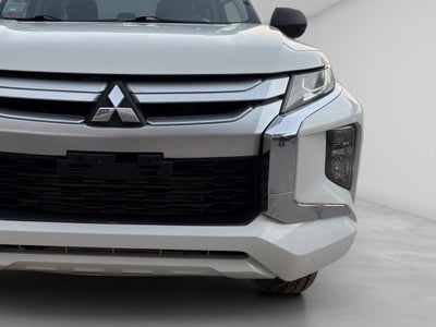 2023 Mitsubishi L200 2.4 Glx Cabina Doble 4x4 Diesel Mt