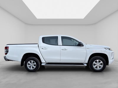 2023 Mitsubishi L200 2.4 Glx Cabina Doble 4x4 Diesel Mt