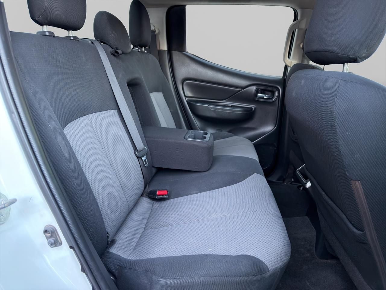 2023 Mitsubishi L200 2.4 Glx Cabina Doble 4x4 Diesel Mt