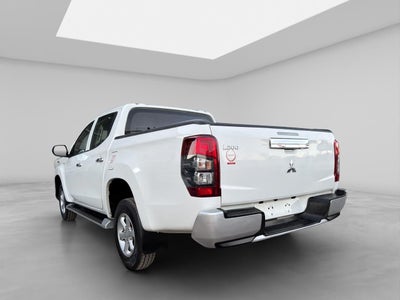 2023 Mitsubishi L200 2.4 Glx Cabina Doble 4x4 Diesel Mt