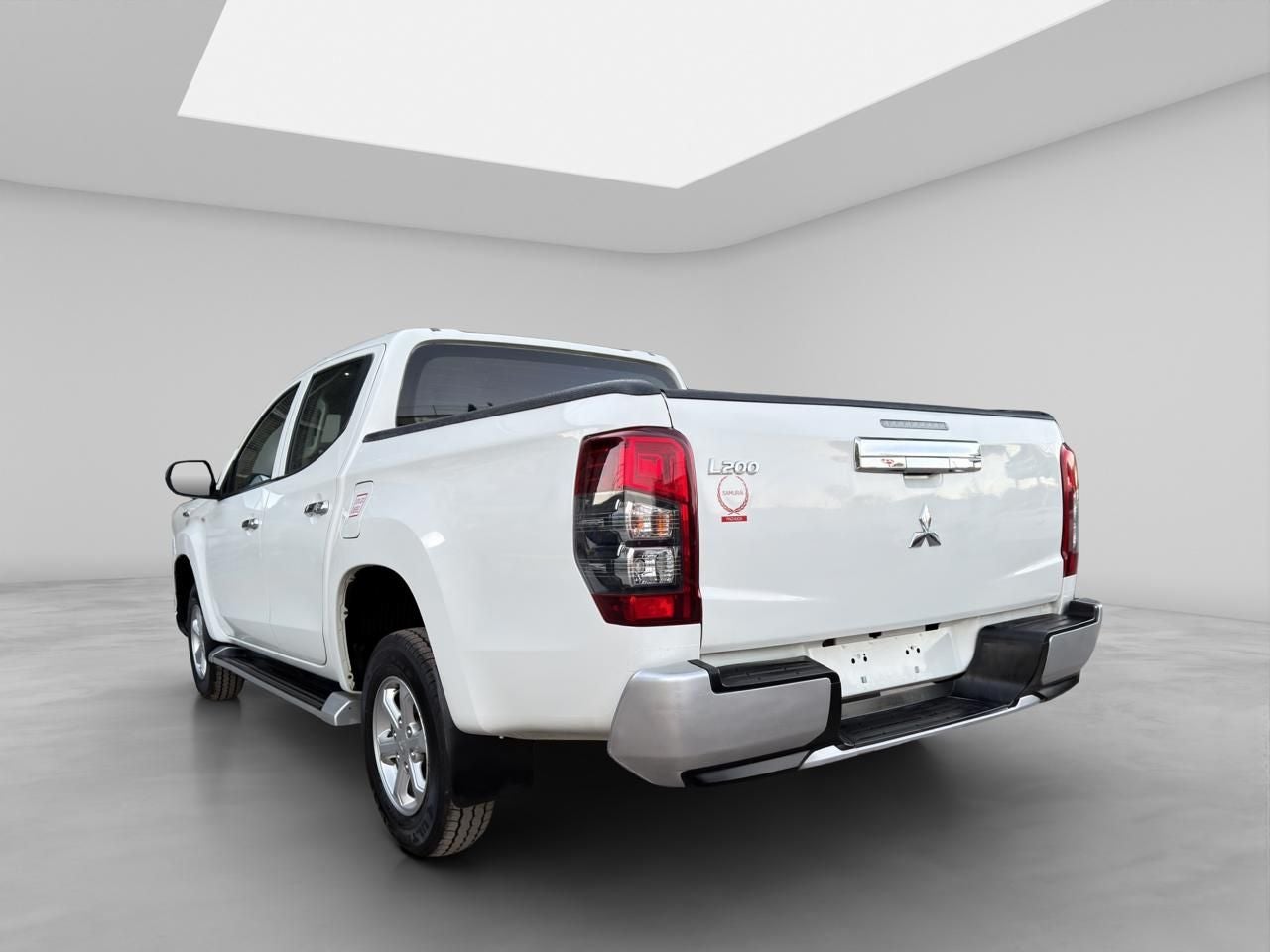 2023 Mitsubishi L200 2.4 Glx Cabina Doble 4x4 Diesel Mt
