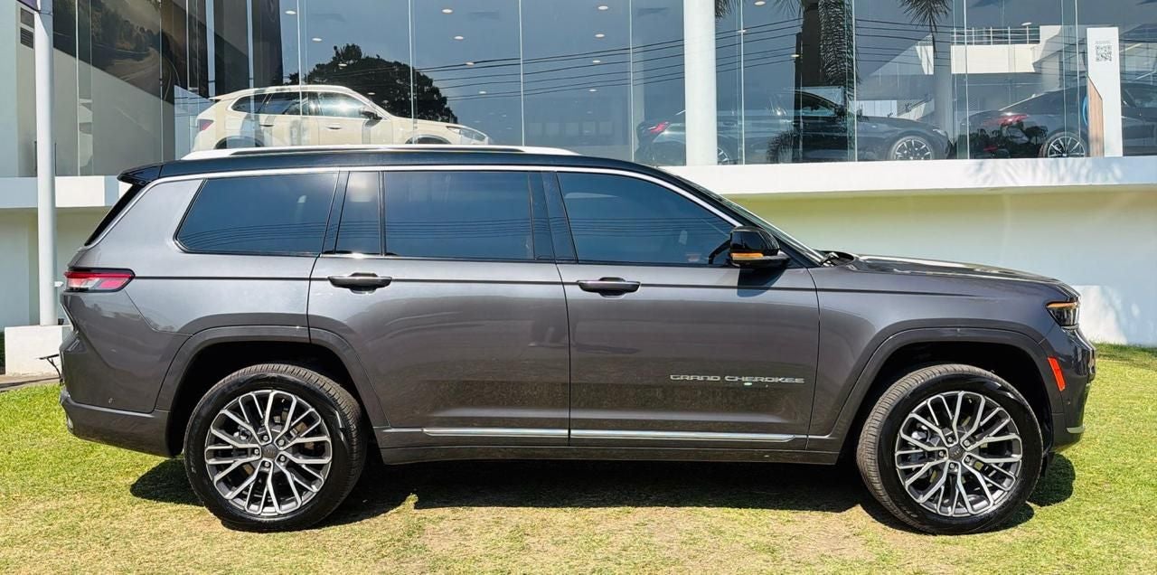 2023 Jeep Grand Cherokee 5.7 V8 L Summit 4x4 At