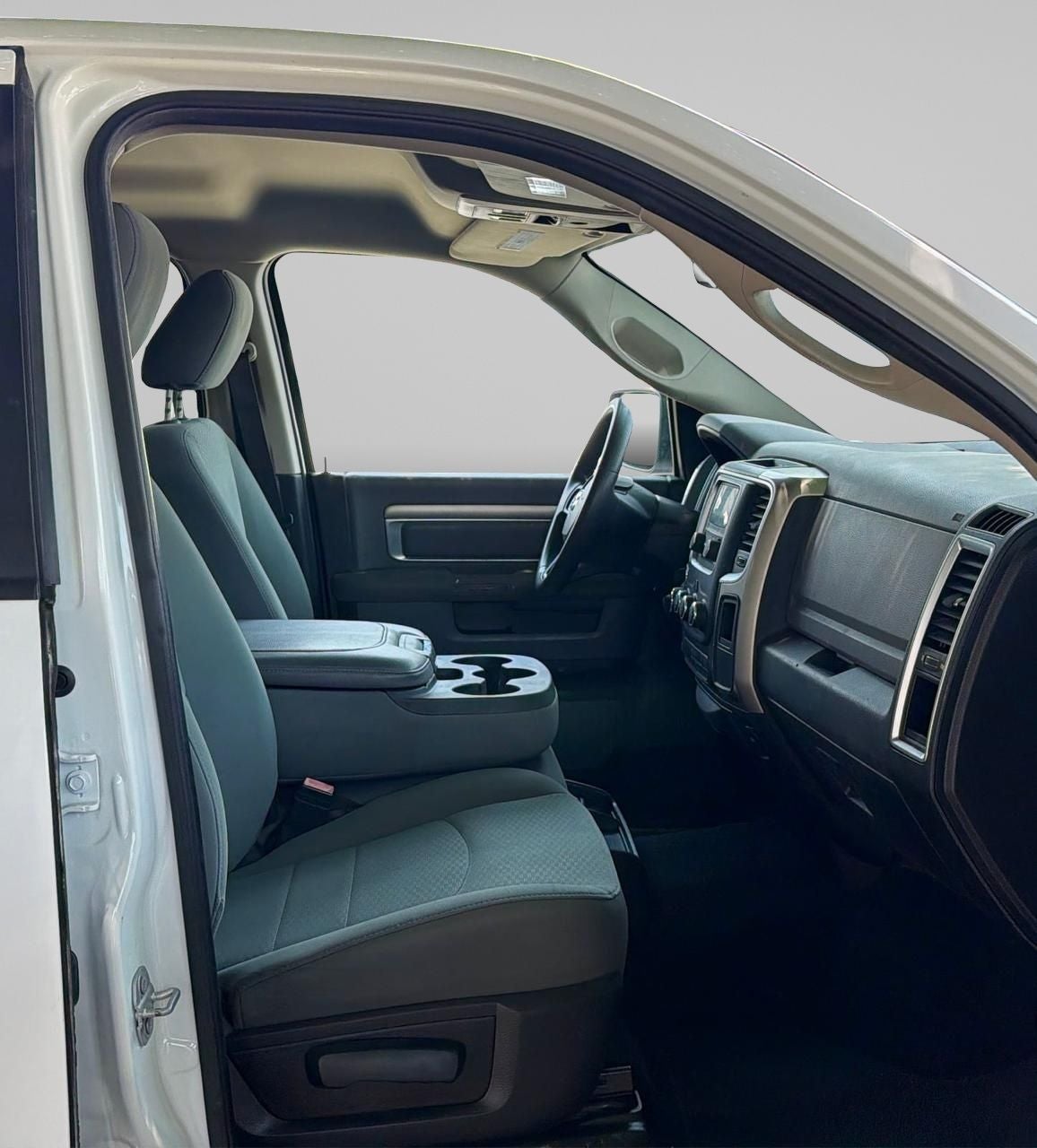 2020 RAM 1500 3.3 V6 XL Crew Cab 4x2 At