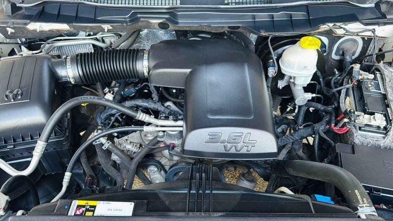 2020 RAM 1500 3.6 V6 Crew Cab SLT At